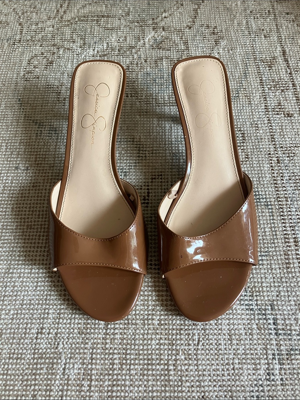 Jessica Simpson Tan Patent Slide Mules